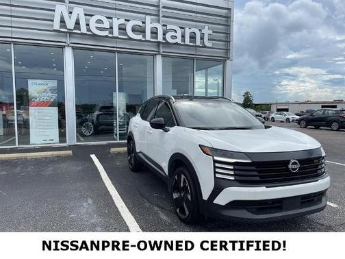 2t Wht Blk Roof 2025 Nissan Kicks SR