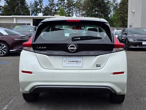 Pearl White Tricoat 2025 Nissan Leaf SV PLUS