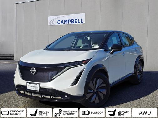 Everest White Pearl Tricoat/Black Diamond Pearl 2023 Nissan ARIYA EVOLVE+