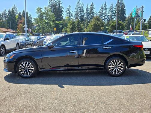 Super Black 2023 Nissan Altima 2.5 SV