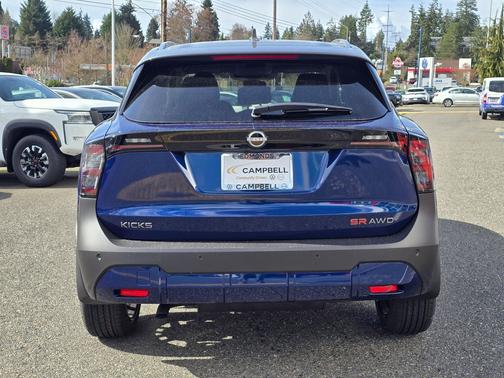 2025 Nissan Kicks SR