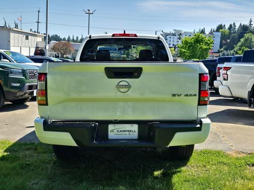 Glacier White 2024 Nissan Frontier SV