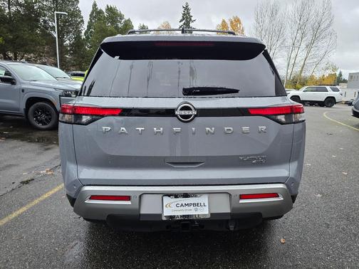 2025 Nissan Pathfinder Platinum 4WD