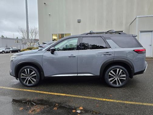 2025 Nissan Pathfinder Platinum 4WD