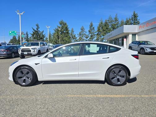 Pearl White Multi-Coat 2023 Tesla Model 3 Standard Range