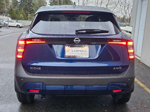 2025 Nissan Kicks SV