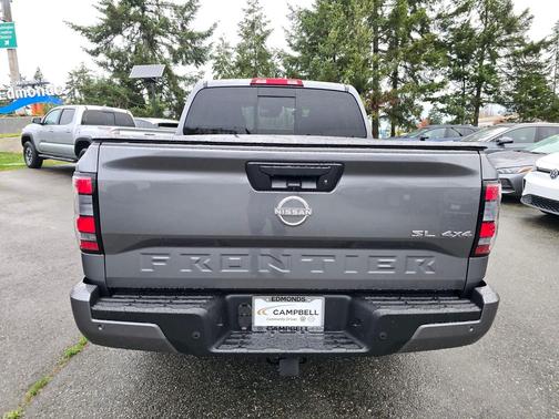 2024 Nissan Frontier SL