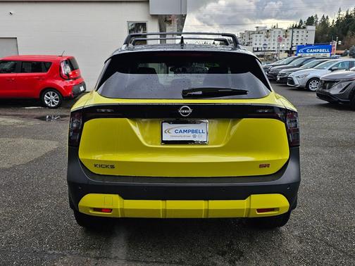 2025 Nissan Kicks SR