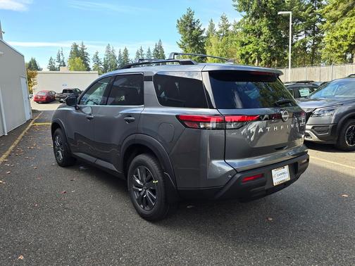 2025 Nissan Pathfinder SV 4WD