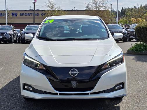 Pearl White Tricoat 2024 Nissan Leaf SV PLUS