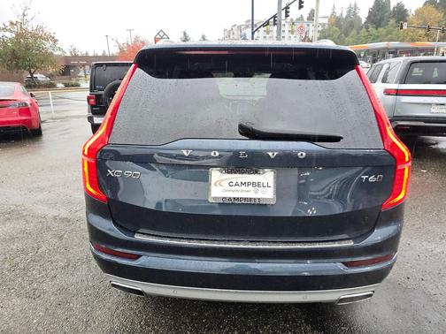 2021 Volvo XC90 T6 Momentum