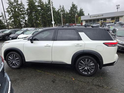 2023 Nissan Pathfinder SL 4WD