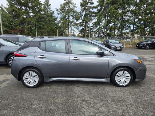 2025 Nissan Leaf S