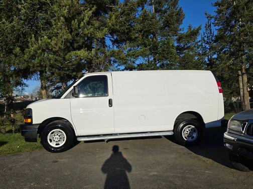 2024 Chevrolet Express 2500 RWD 2500 Regular Wheelbase WT
