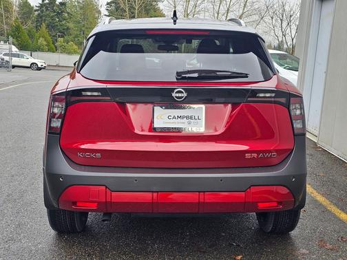 2025 Nissan Kicks SR