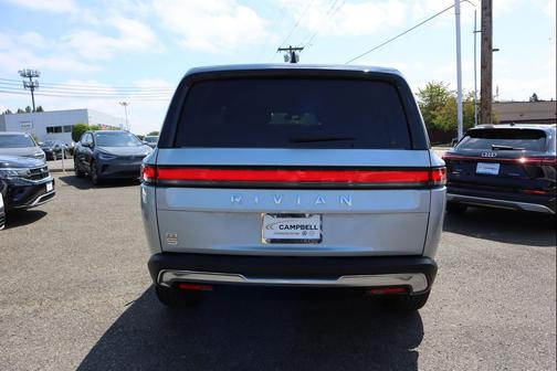 2023 Rivian R1S Adventure