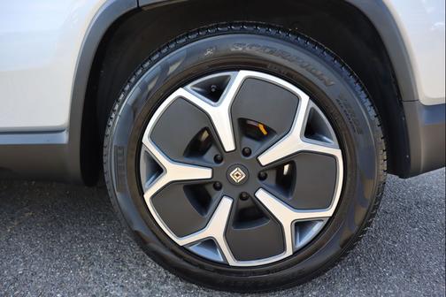 2023 Rivian R1S Adventure