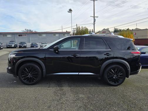 2023 Nissan Pathfinder Platinum 4WD