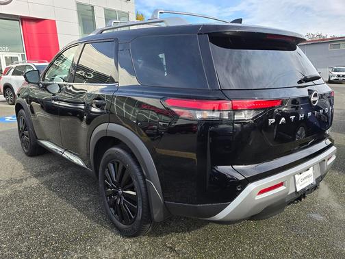 2023 Nissan Pathfinder Platinum 4WD