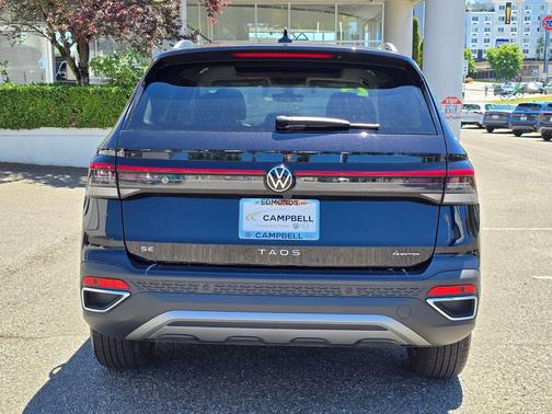Deep Black 2025 Volkswagen Taos 1.5T SE