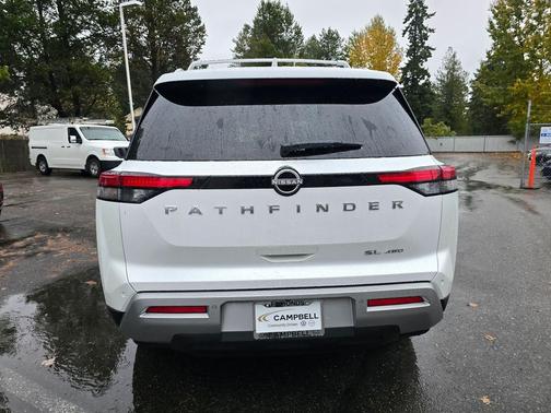 2025 Nissan Pathfinder SL 4WD