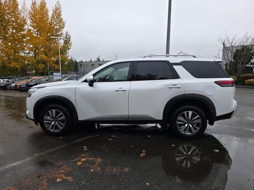 2025 Nissan Pathfinder SL 4WD