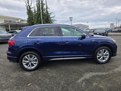 2022 Audi Q3 45 S line Premium