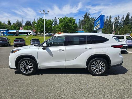 Wind Chill Pearl 2022 Toyota Highlander Platinum