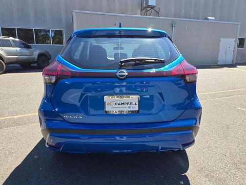 2025 Nissan Kicks S