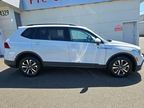 Pure White 2024 Volkswagen Tiguan 2.0T S