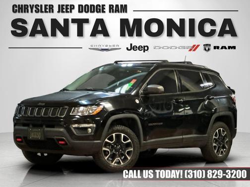 Diamond Black Crystal Pearlcoat 2020 Jeep Compass Trailhawk