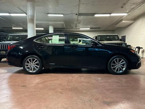 2016 Lexus ES 300h Base
