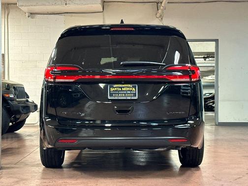 2026 Chrysler Pacifica Limited