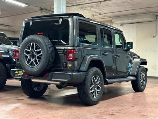 2025 Jeep Wrangler 4-Door Sahara 4x4