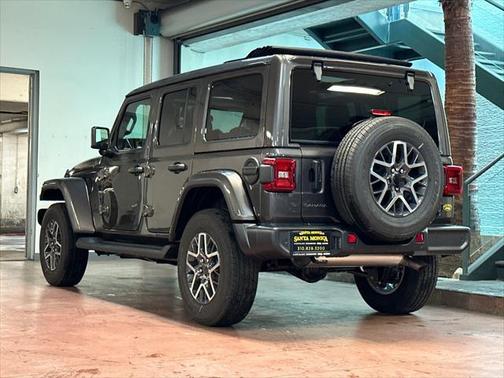 2025 Jeep Wrangler 4-Door Sahara 4x4