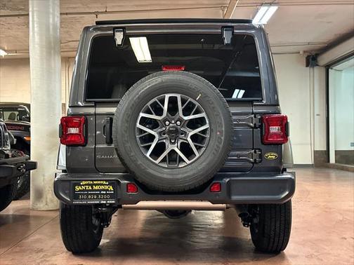 2025 Jeep Wrangler 4-Door Sahara 4x4