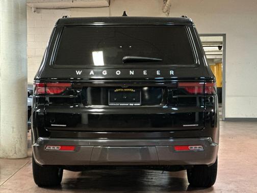 Diamond Black Crystal Pearlcoat 2022 Jeep Wagoneer Series III 4x4