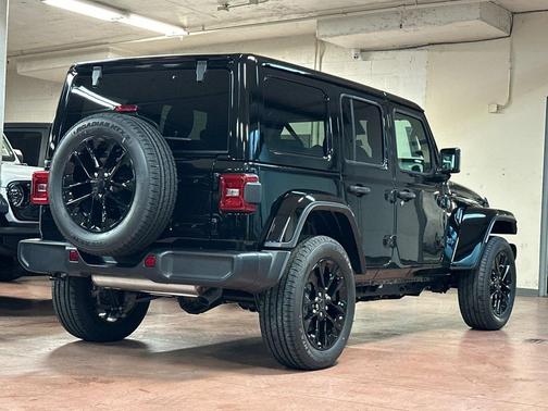 2025 Jeep Wrangler 4xe Sahara
