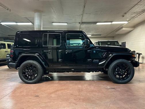 2025 Jeep Wrangler 4xe Sahara