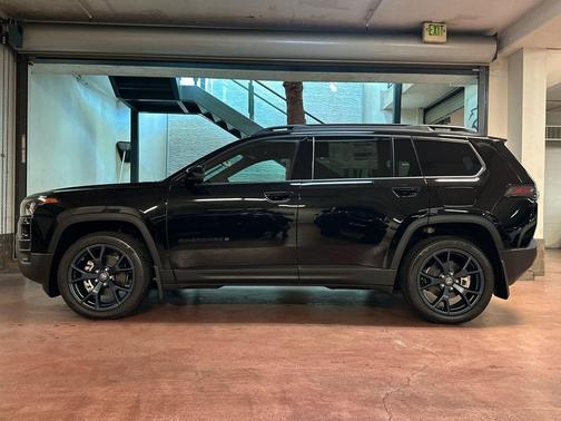 Diamond Black 2026 Jeep Cherokee 85th Anniversary 4x4