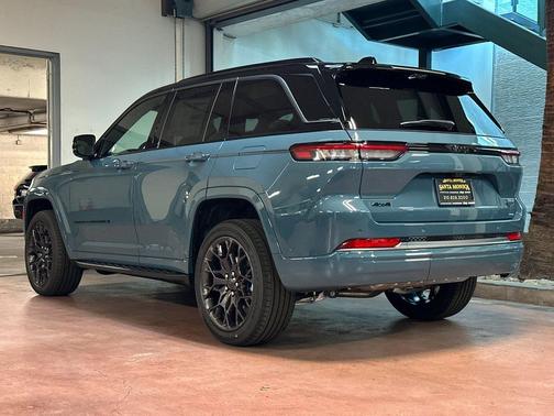 Steel Blue 2027 Jeep Grand Cherokee Summit