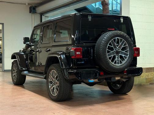 Black Clearcoat 2024 Jeep Wrangler 4xe High Altitude