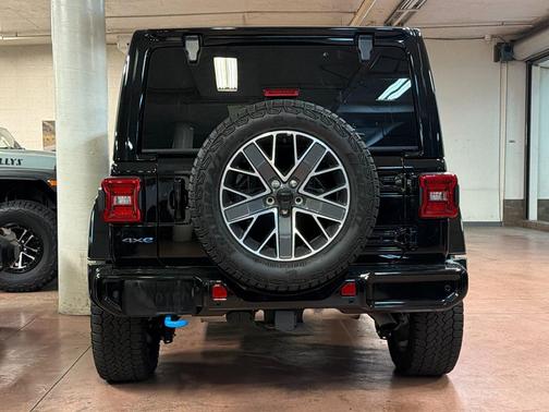 Black Clearcoat 2024 Jeep Wrangler 4xe High Altitude