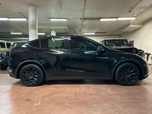 2021 Tesla Model Y Long Range Dual Motor All-Wheel Drive