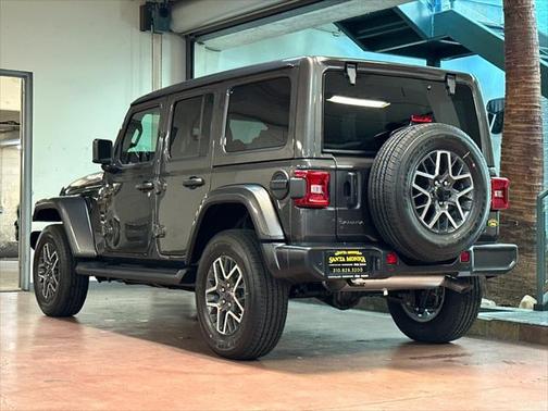 2025 Jeep Wrangler 4-Door Sahara 4x4