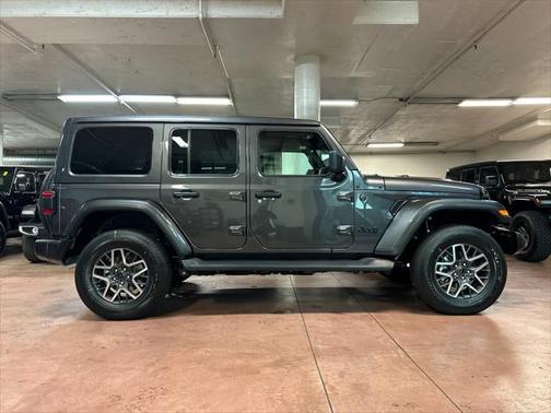 2025 Jeep Wrangler 4-Door Sahara 4x4