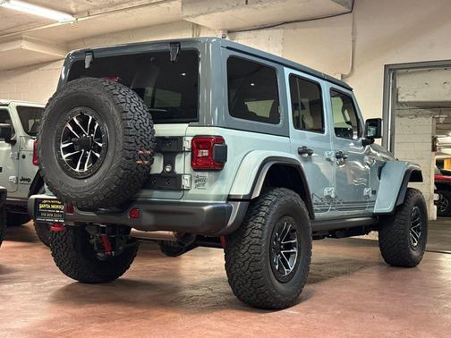 Earl Clearcoat 2026 Jeep Wrangler Rubicon