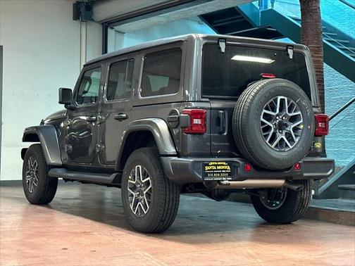 2025 Jeep Wrangler 4-Door Sahara 4x4
