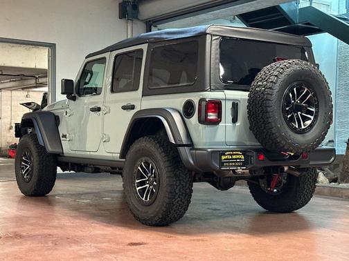 Earl Clearcoat 2026 Jeep Wrangler Willys