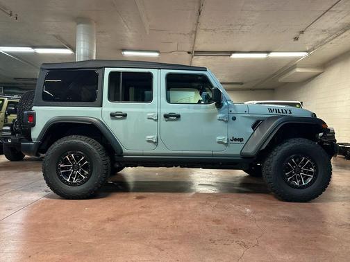 Earl Clearcoat 2026 Jeep Wrangler Willys